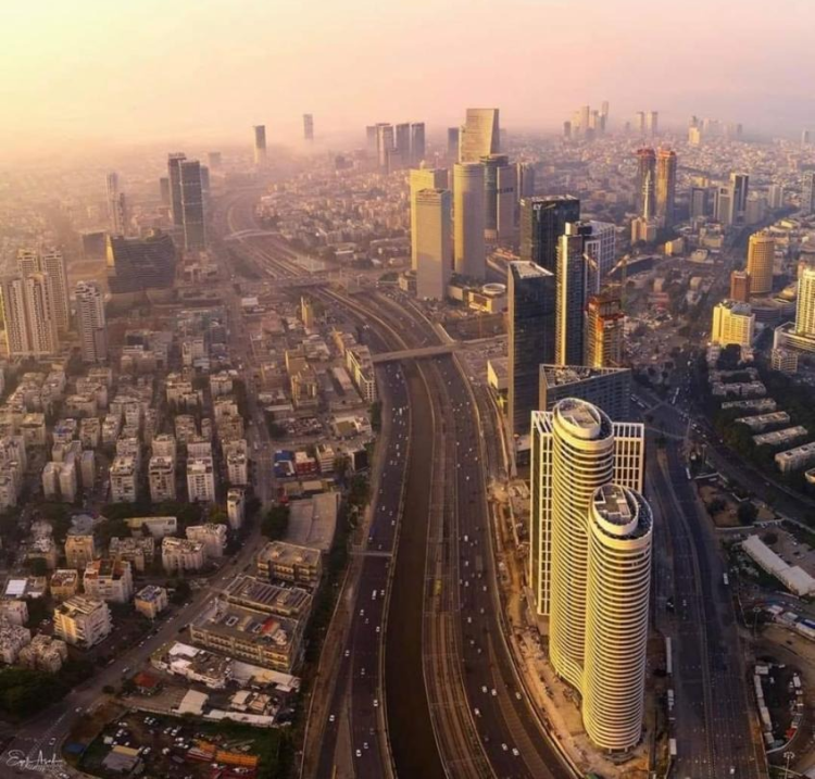 מגדלי הצעירים בנוף התל אביבי